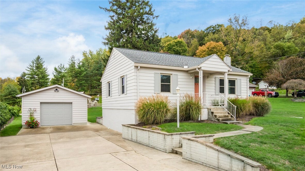 Property Photo:  44 W 10th Street  OH 43821 