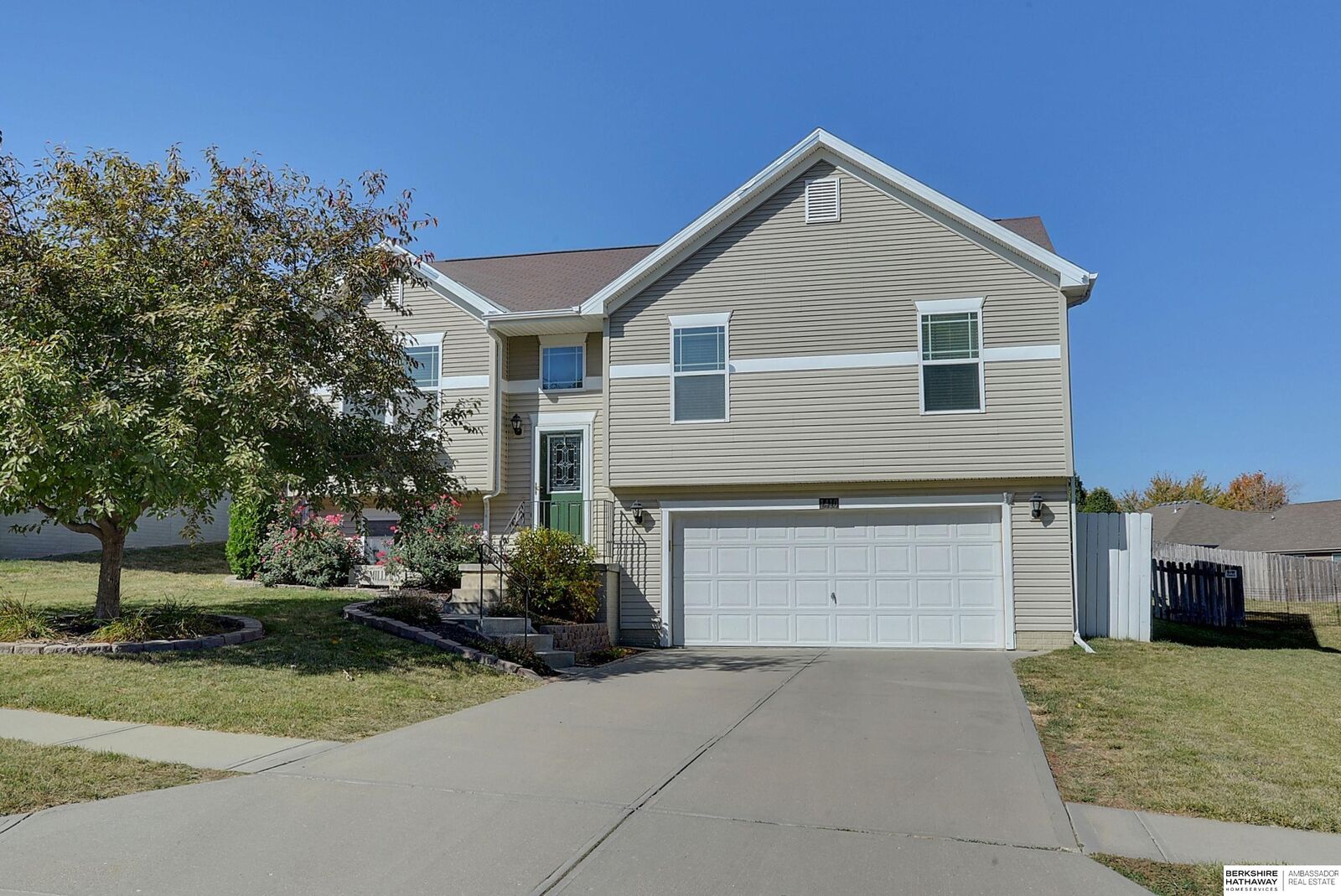 Property Photo:  1410 N 208th Street  NE 68022 