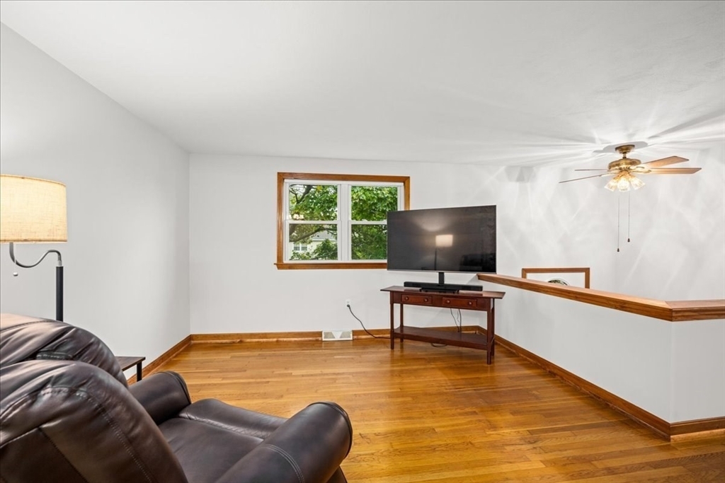 Property Photo:  5 Garfield Ave  MA 01545 