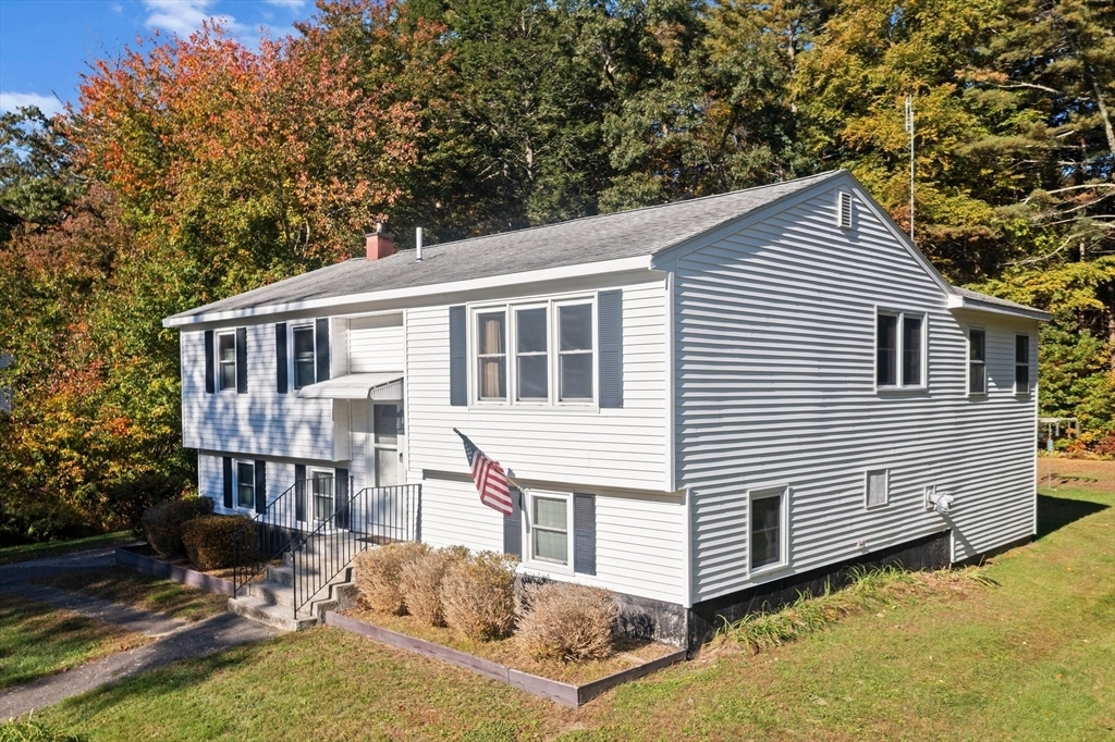 Property Photo:  20 Bayberry Ln  MA 01952 