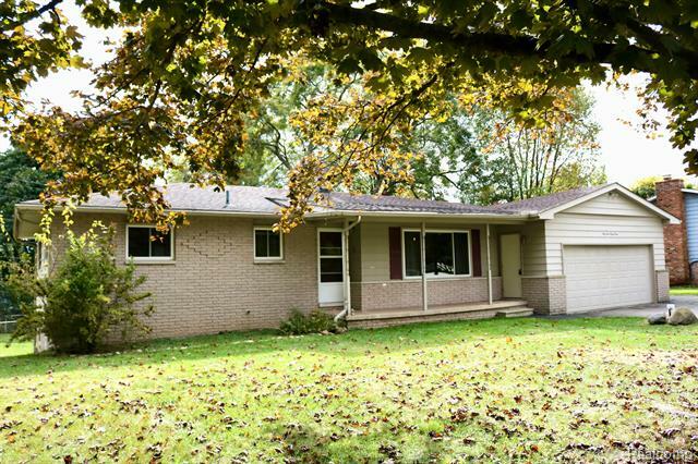 Property Photo:  6633 Shelley Drive  MI 48348 