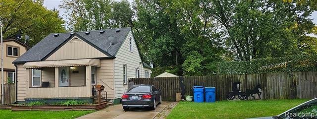 Property Photo:  7220 Maxwell Avenue  MI 48091 