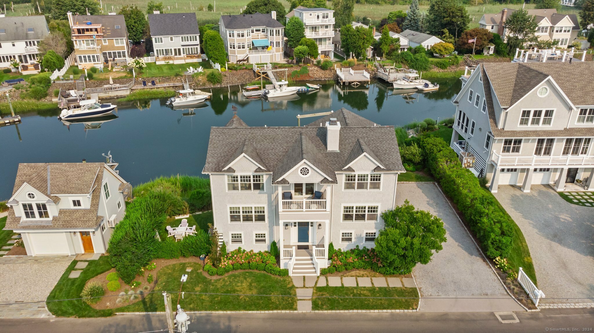 Property Photo:  1810 Fairfield Beach Road  CT 06824 