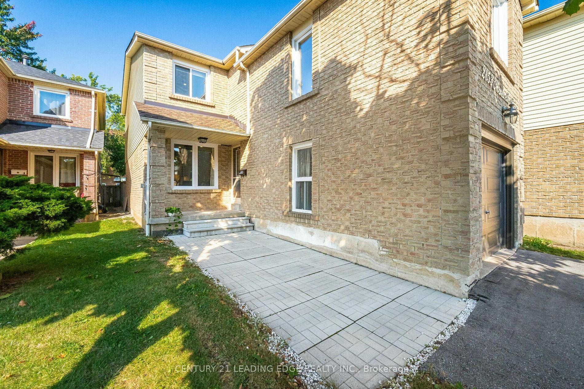 Property Photo:  2853 Monticello Mews  ON L5N 4A2 