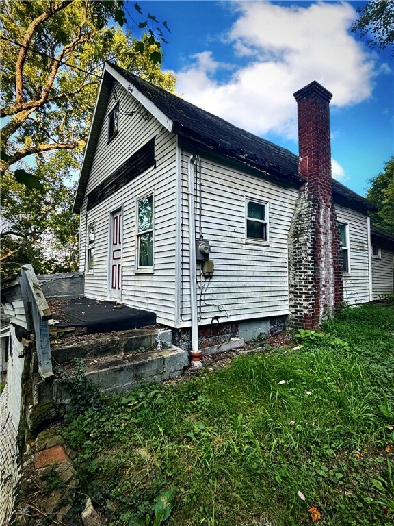 Property Photo:  401 N Jackson St  PA 16033 