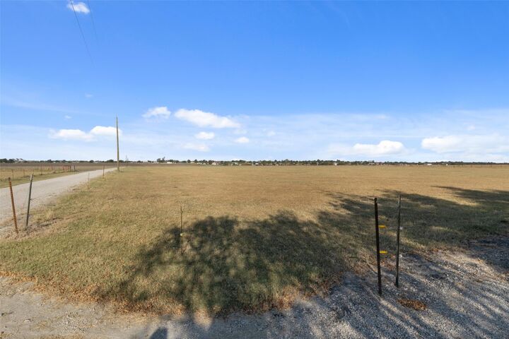 Property Photo:  19919 Fm 973 Road N  TX 78615 