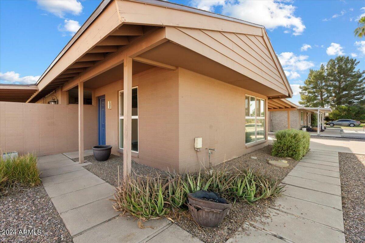 Property Photo:  1237 E La Jolla Drive  AZ 85282 