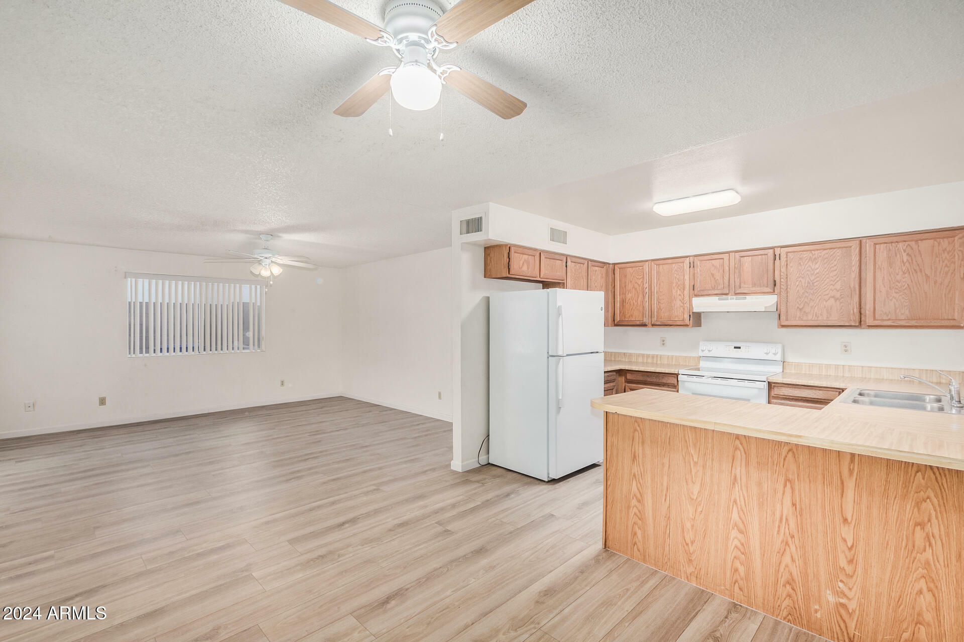 Property Photo:  3321 E Crescent Avenue  AZ 85204 