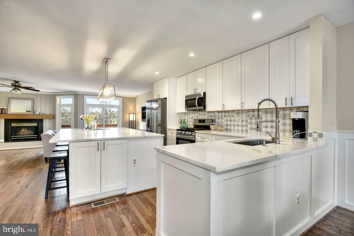Property Photo: 4010 Lake Glen Road VA 22033
