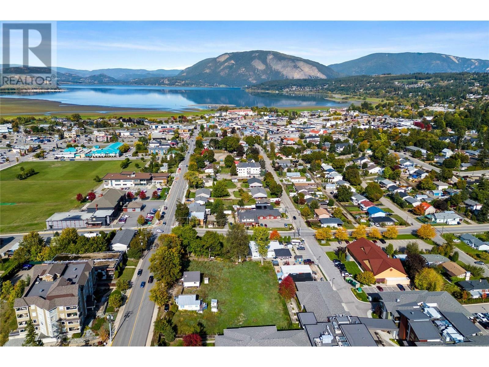 Photo de la propriété:  Shuswap Street Southeast  BC V1E 2B9 