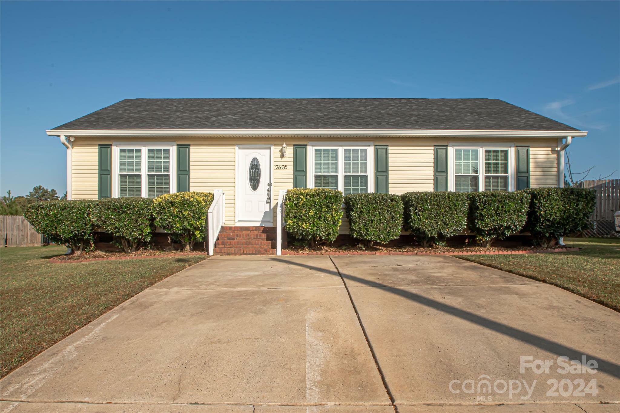 Property Photo:  2605 Butler Court  NC 28083 