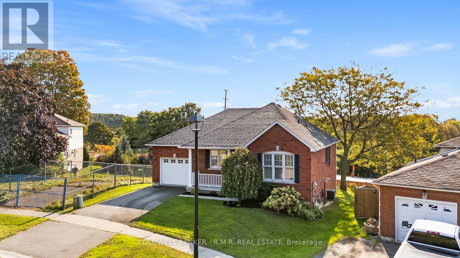 Property Photo:  962 Denton Drive  ON K9A 5K2 