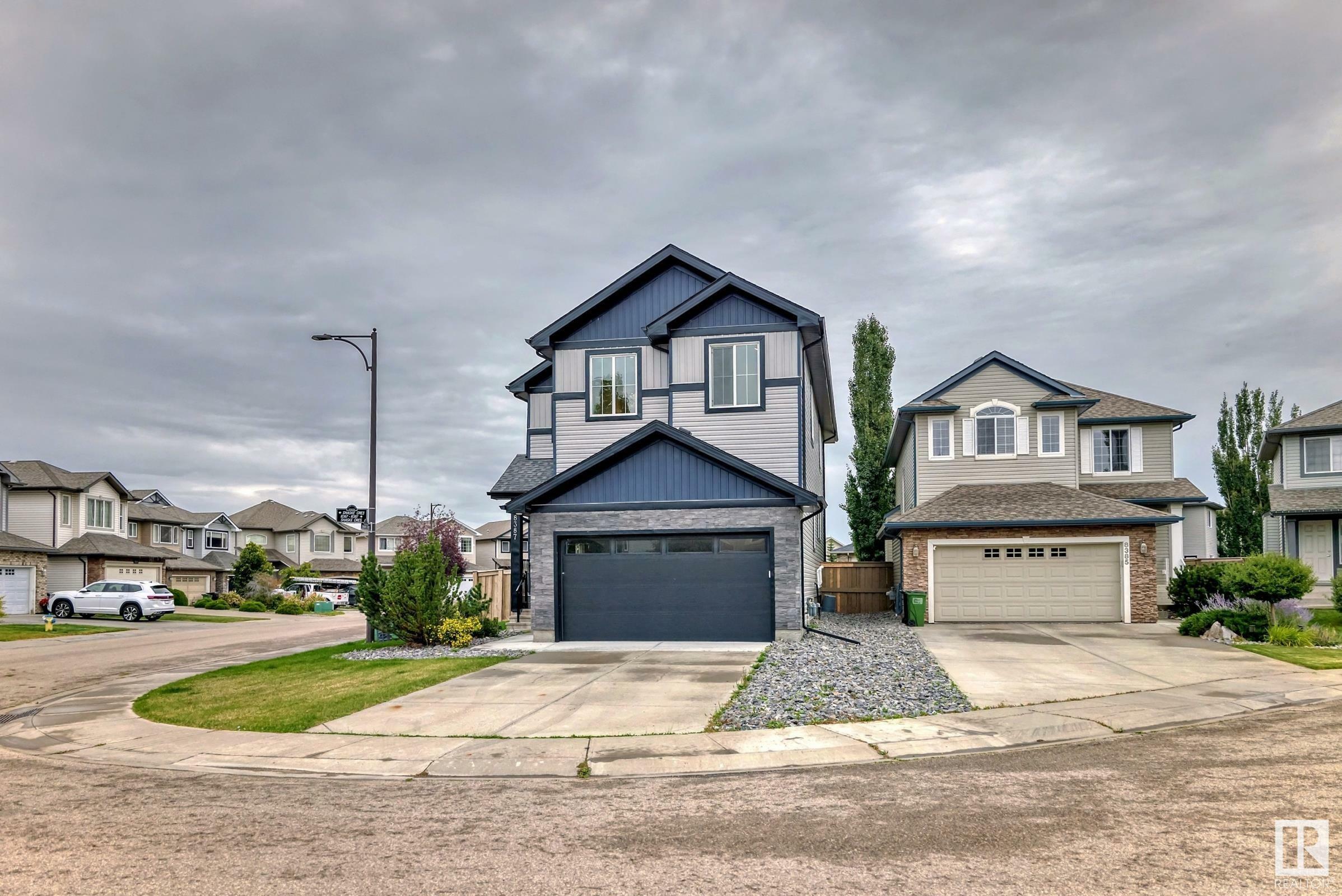 8387 Shaske Crescent NW  Edmonton AB T6R 0B4 photo