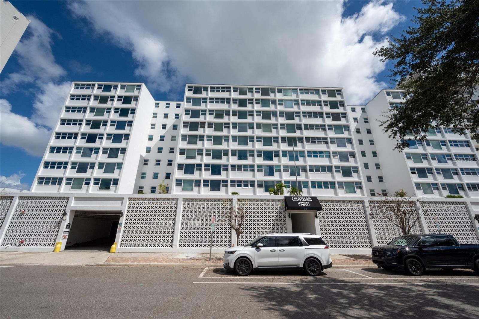 Property Photo:  33 S Gulfstream Avenue 1007  FL 34236 