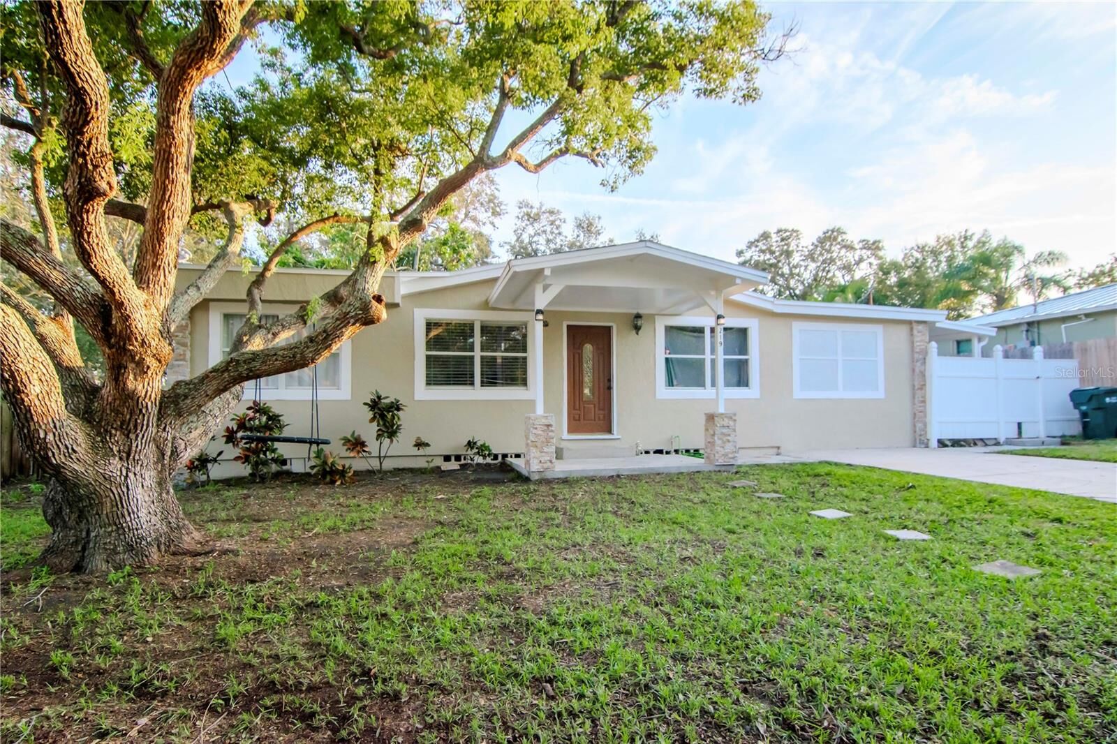 Property Photo:  219 6th Avenue SW  FL 33770 