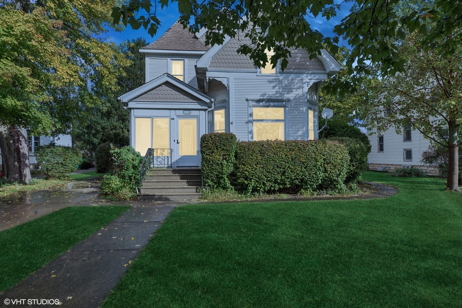 Property Photo:  309 E Corning Avenue  IL 60468 