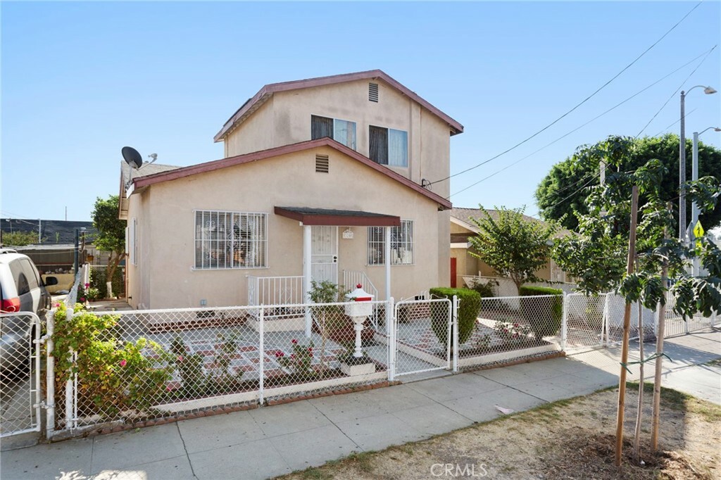 Property Photo:  320 S Concord Street  CA 90063 