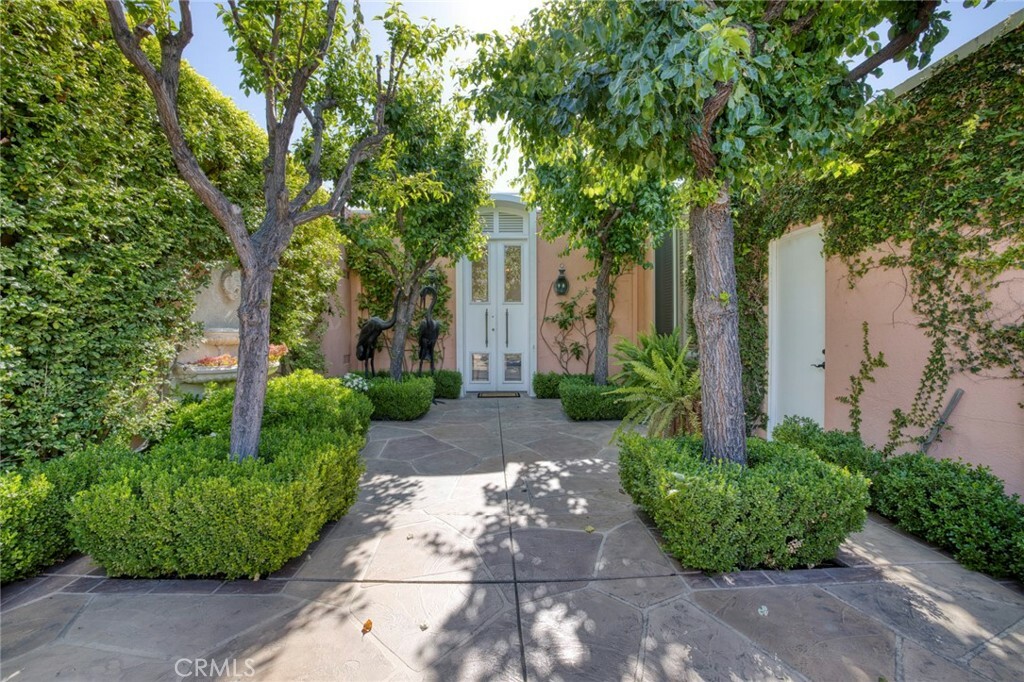 Property Photo:  46940 Somia Court  CA 92260 