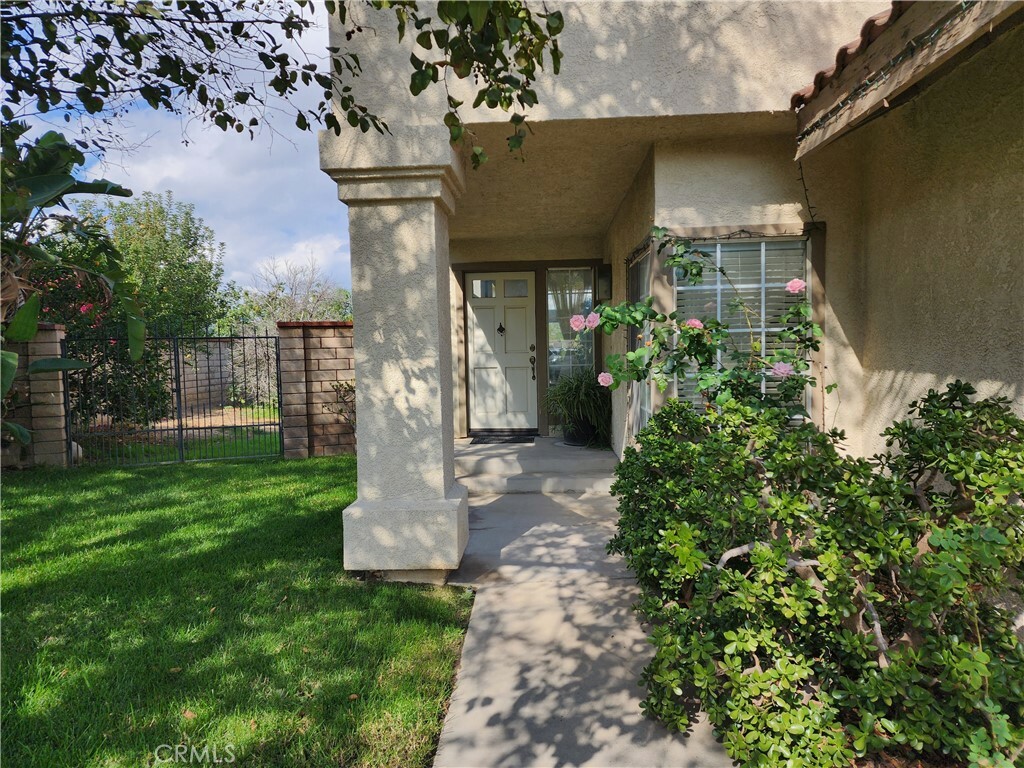 Property Photo:  2151 Sunset Court  CA 92324 