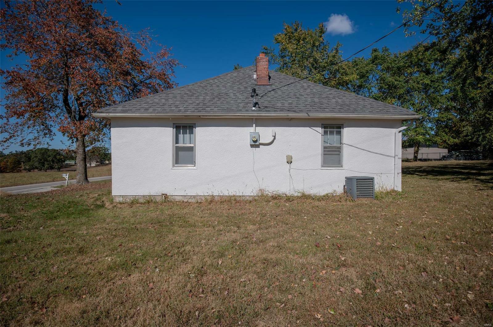 Property Photo:  404 Alvarado Avenue  MO 65013 