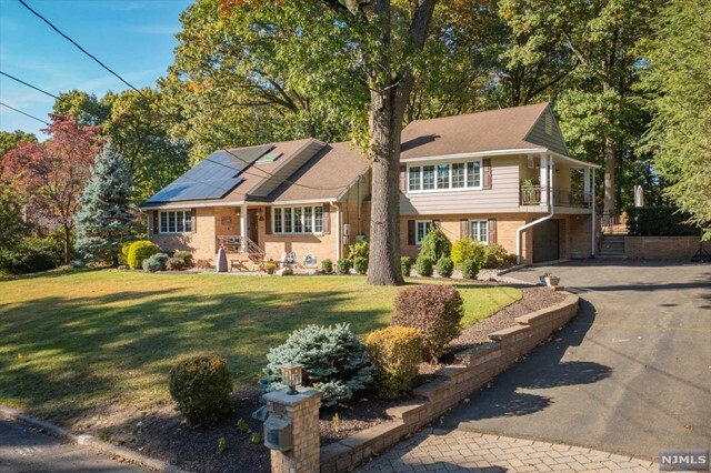 Property Photo:  63 Grandview Drive  NJ 07508 