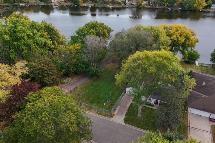 503 Gentry Avenue N  Oakdale MN 55128 photo