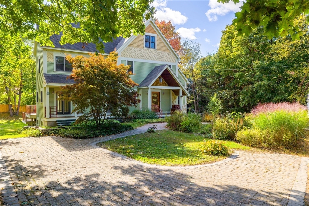 Property Photo:  11 Berwick Ln  MA 01602 