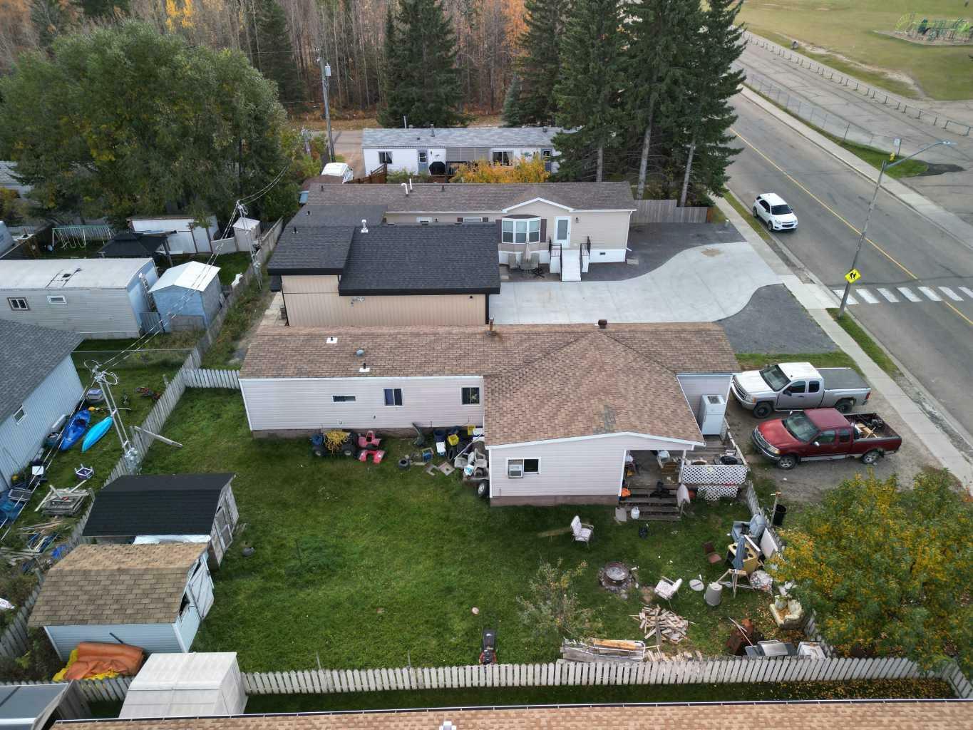 Property Photo:  5211 55 Avenue 5  AB T4T 1M8 