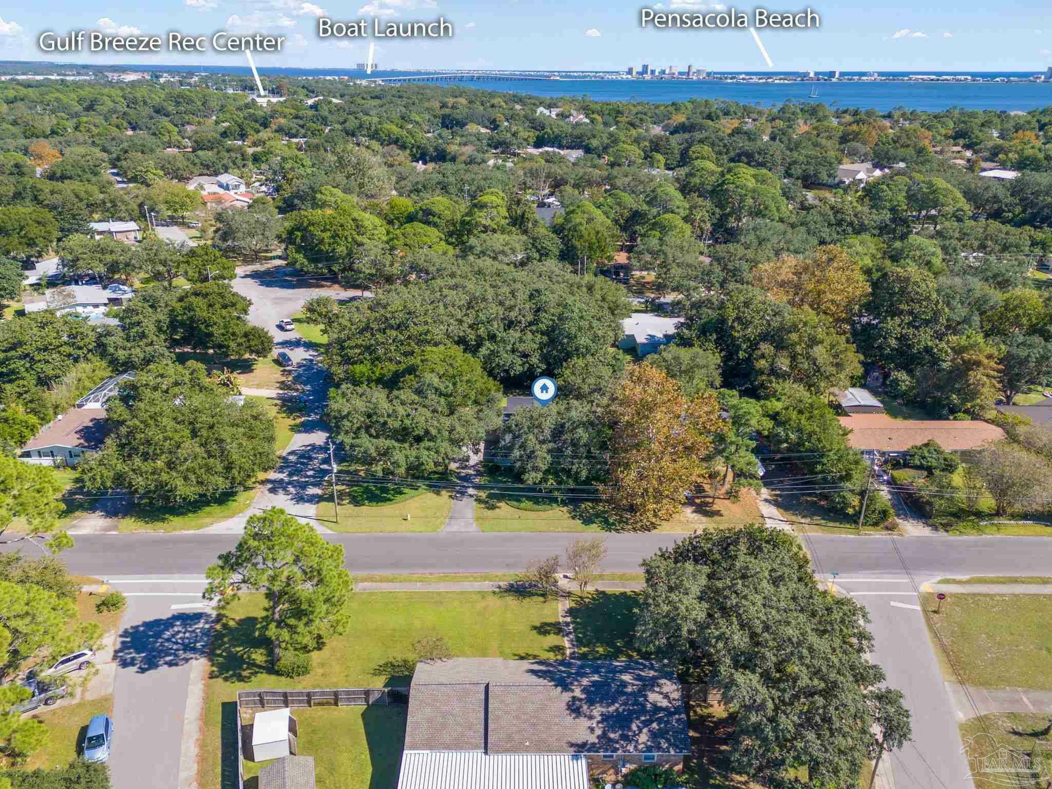 Property Photo:  400 Navarre St  FL 32561 