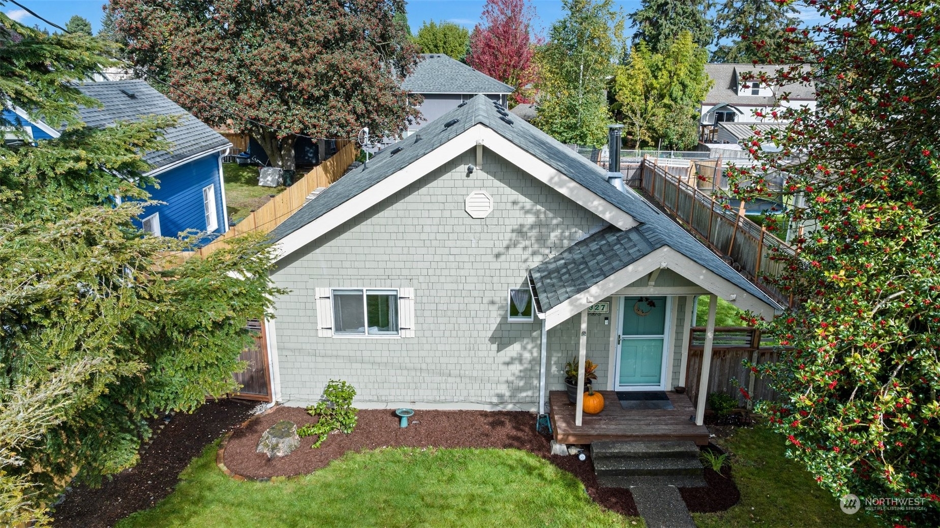 Property Photo:  2327 Lexington Avenue  WA 98203 