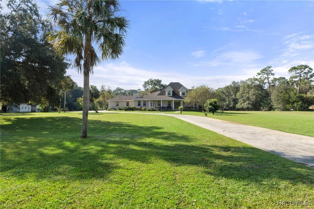 Property Photo: 10264 W Springtree Lane FL 34428