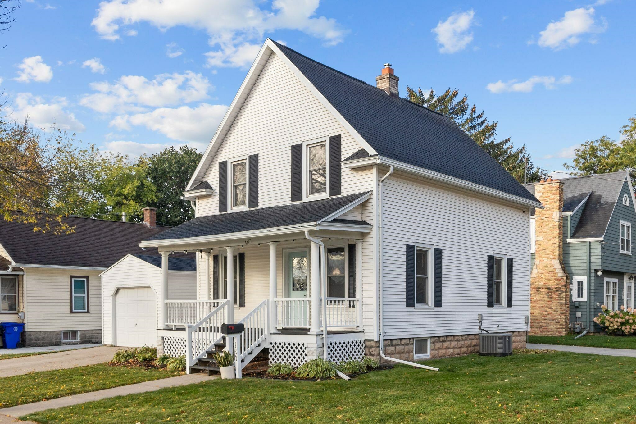 Property Photo:  1321 N Drew Street  WI 54911 