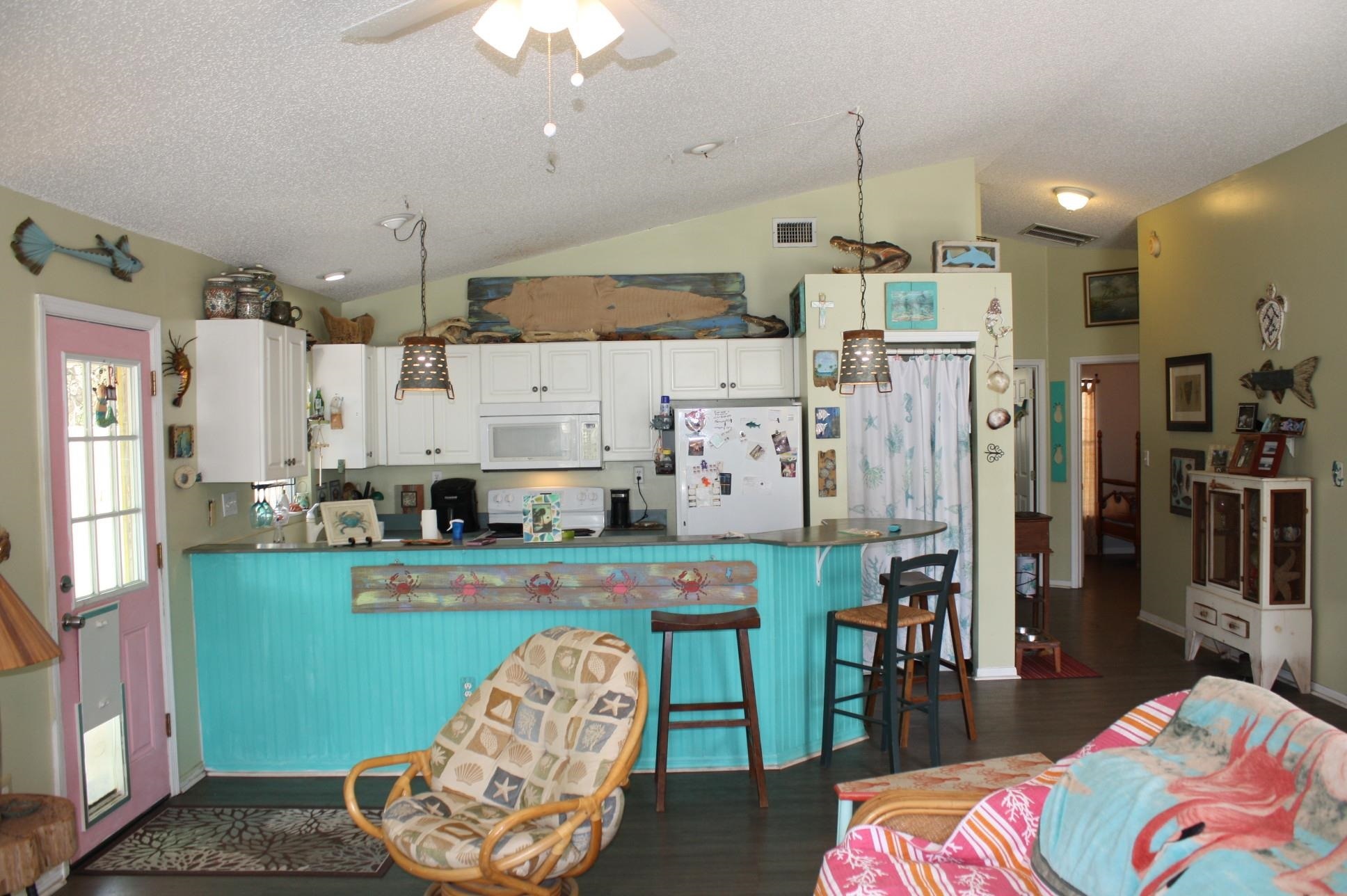 Property Photo:  108 10th St  FL 32080 