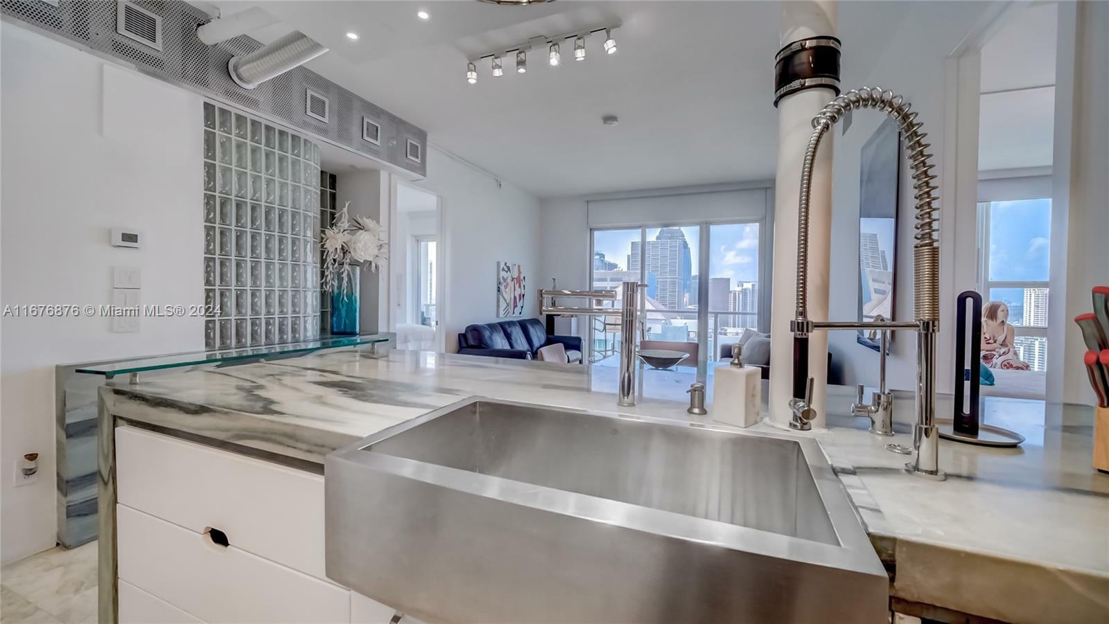 Property Photo:  1155 Brickell Bay Dr Ph 208  FL 33131 