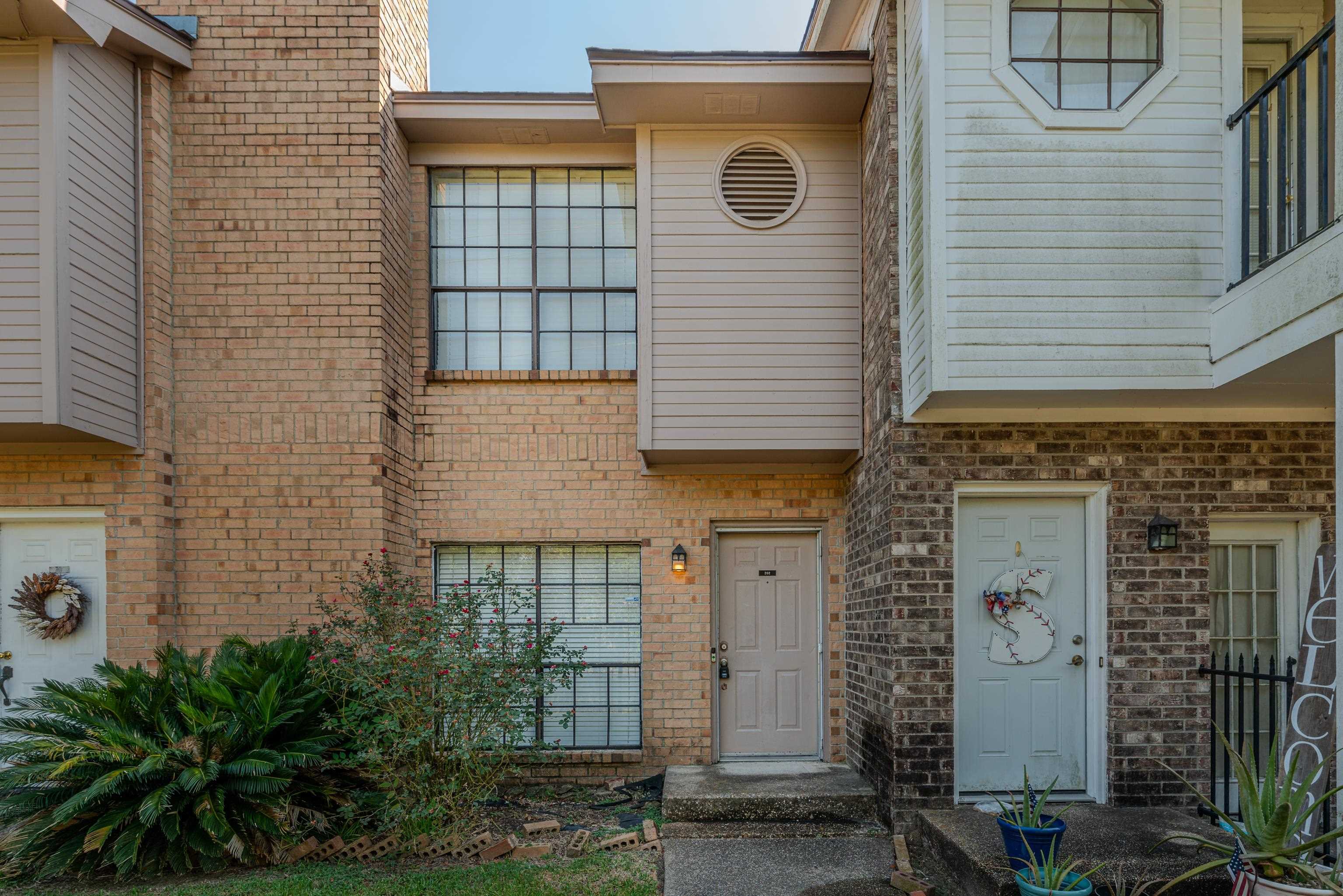 Property Photo:  1620 Wellington Place  TX 77706 