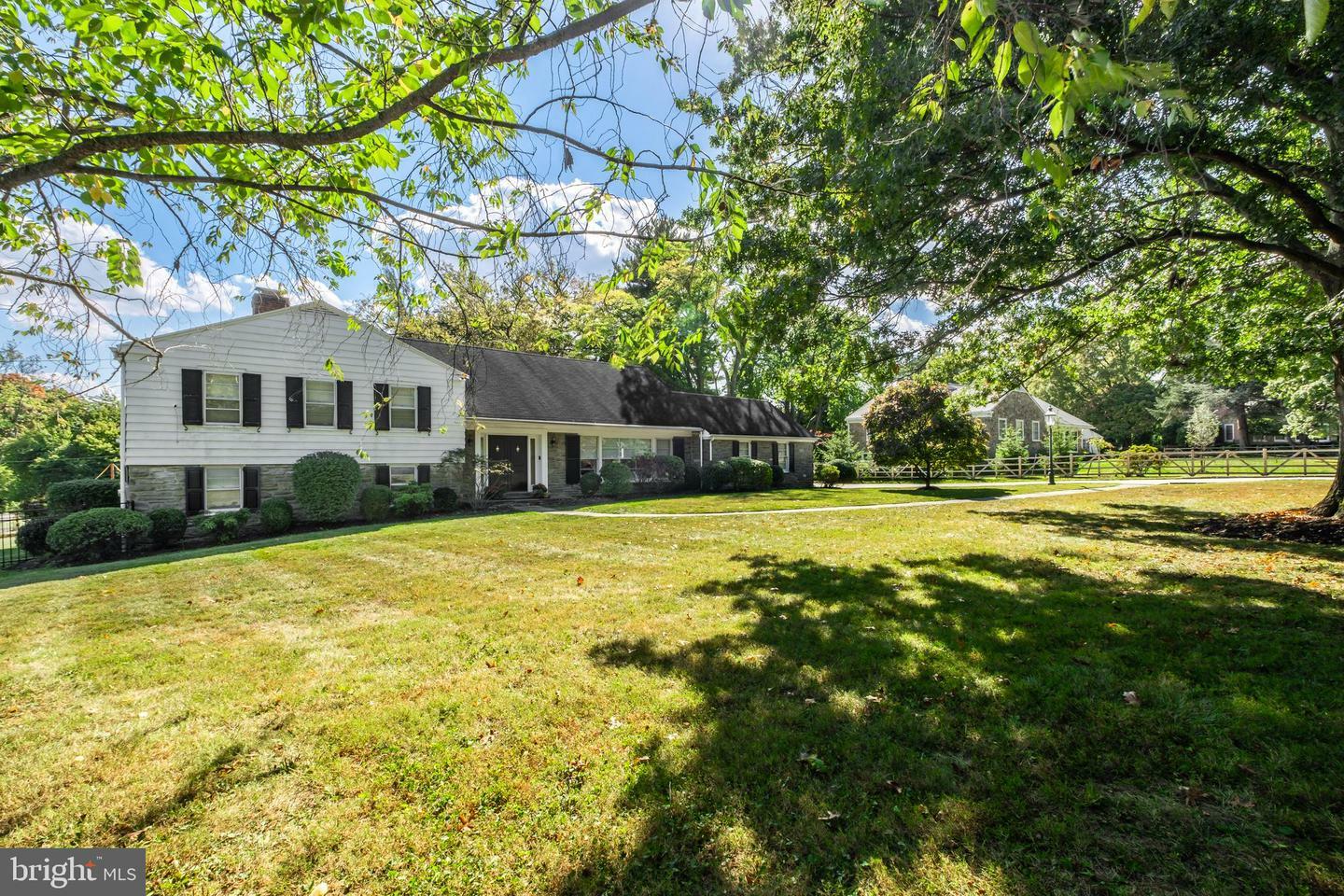 Property Photo:  346 Rosemary Lane  PA 19072 