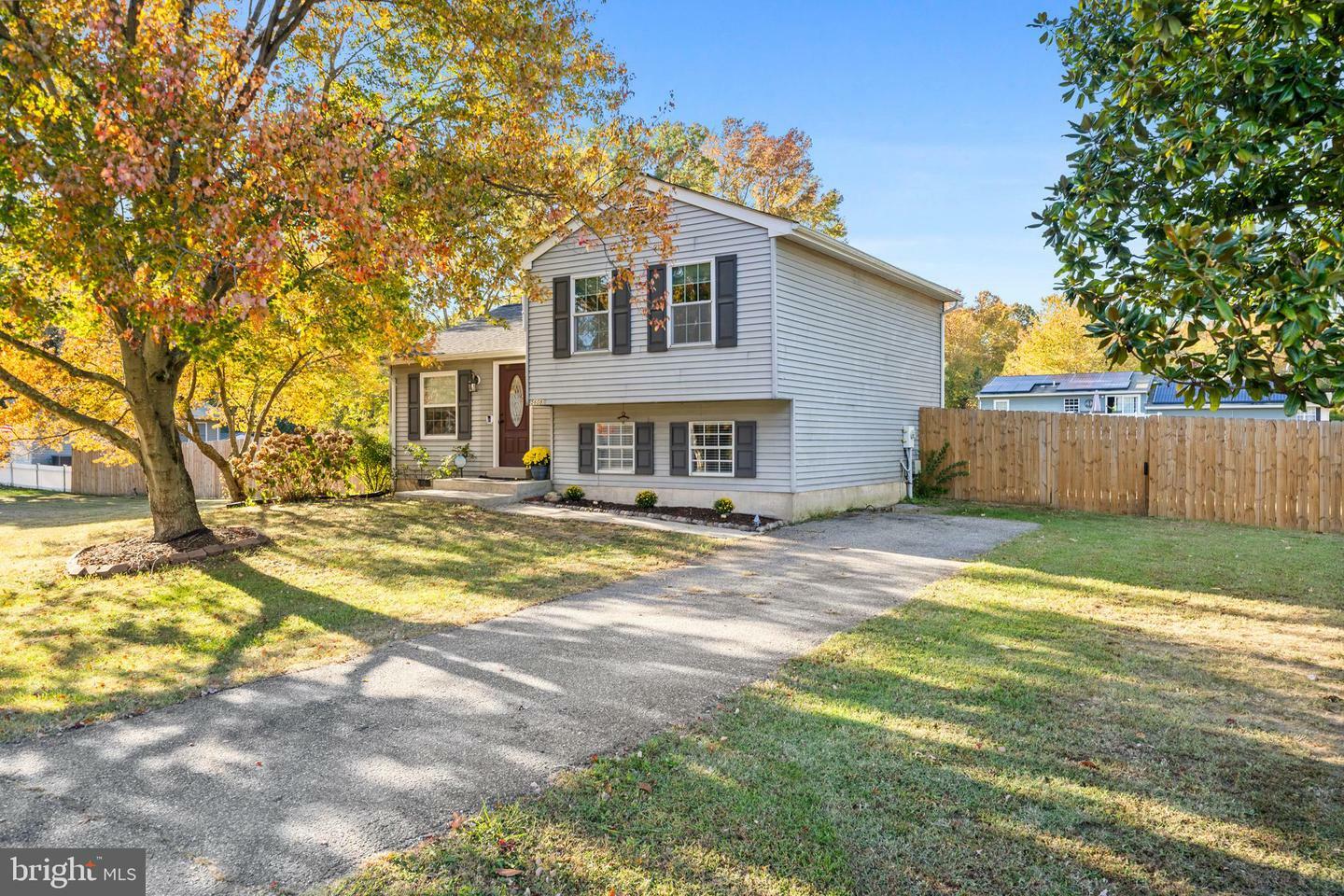 Property Photo:  5608 Lee Way Drive  MD 20733 