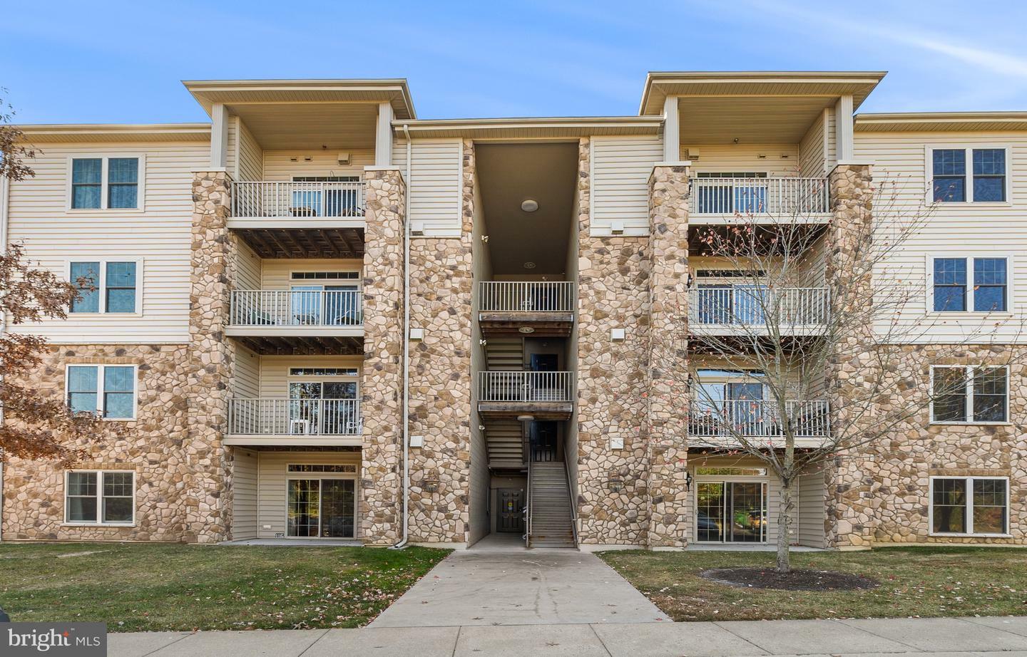 Property Photo:  3000 Fountainview Circle 116  DE 19713 
