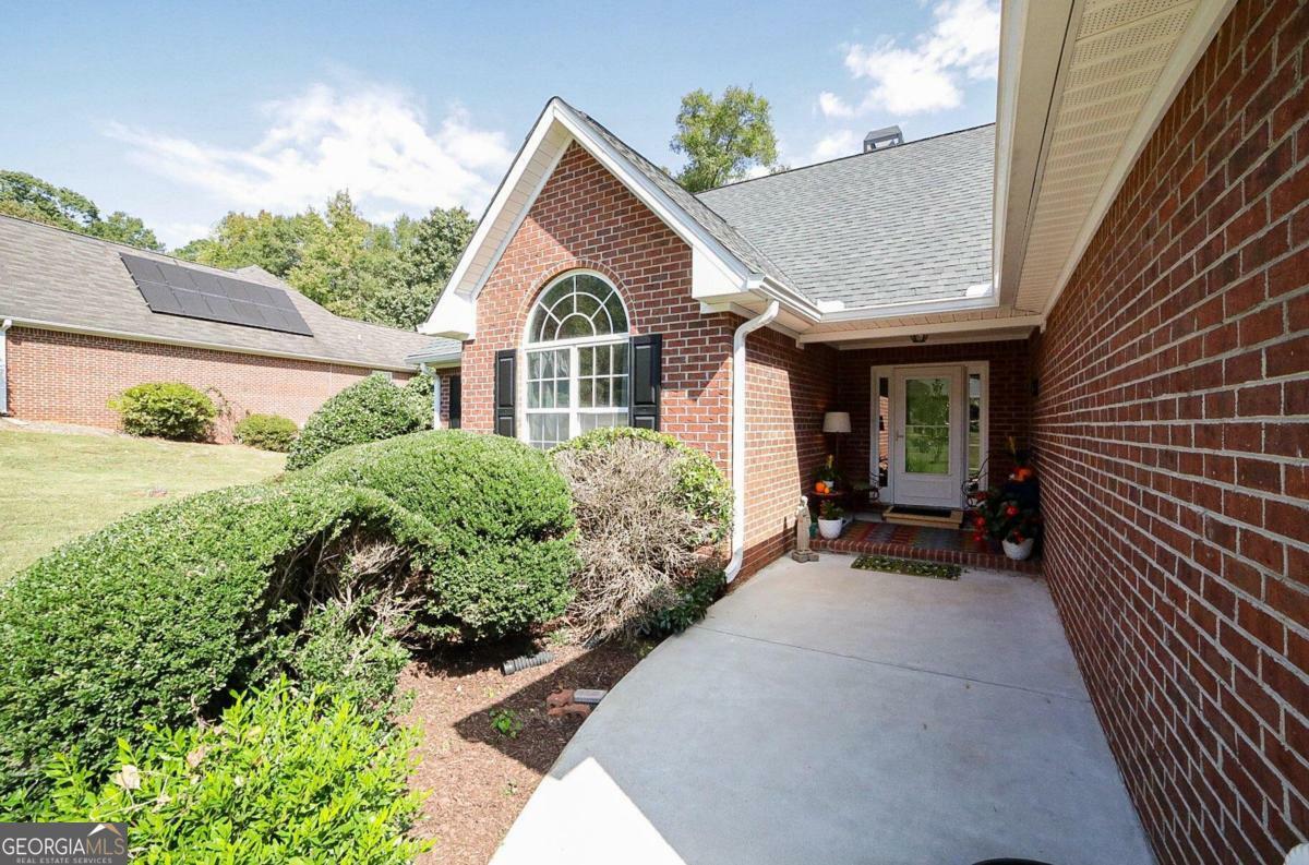 Property Photo:  340 Woodgrove Drive  GA 30605 