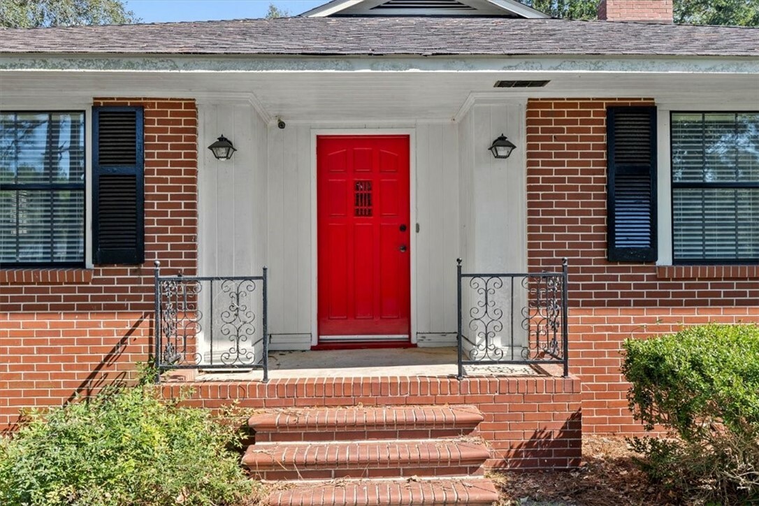 Property Photo:  722 W Barnard Street  GA 30427 