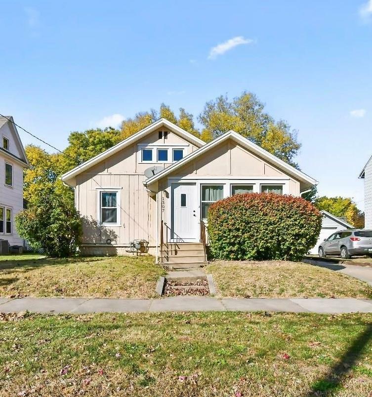 Property Photo:  1307 Bertch Avenue  IA 50702 