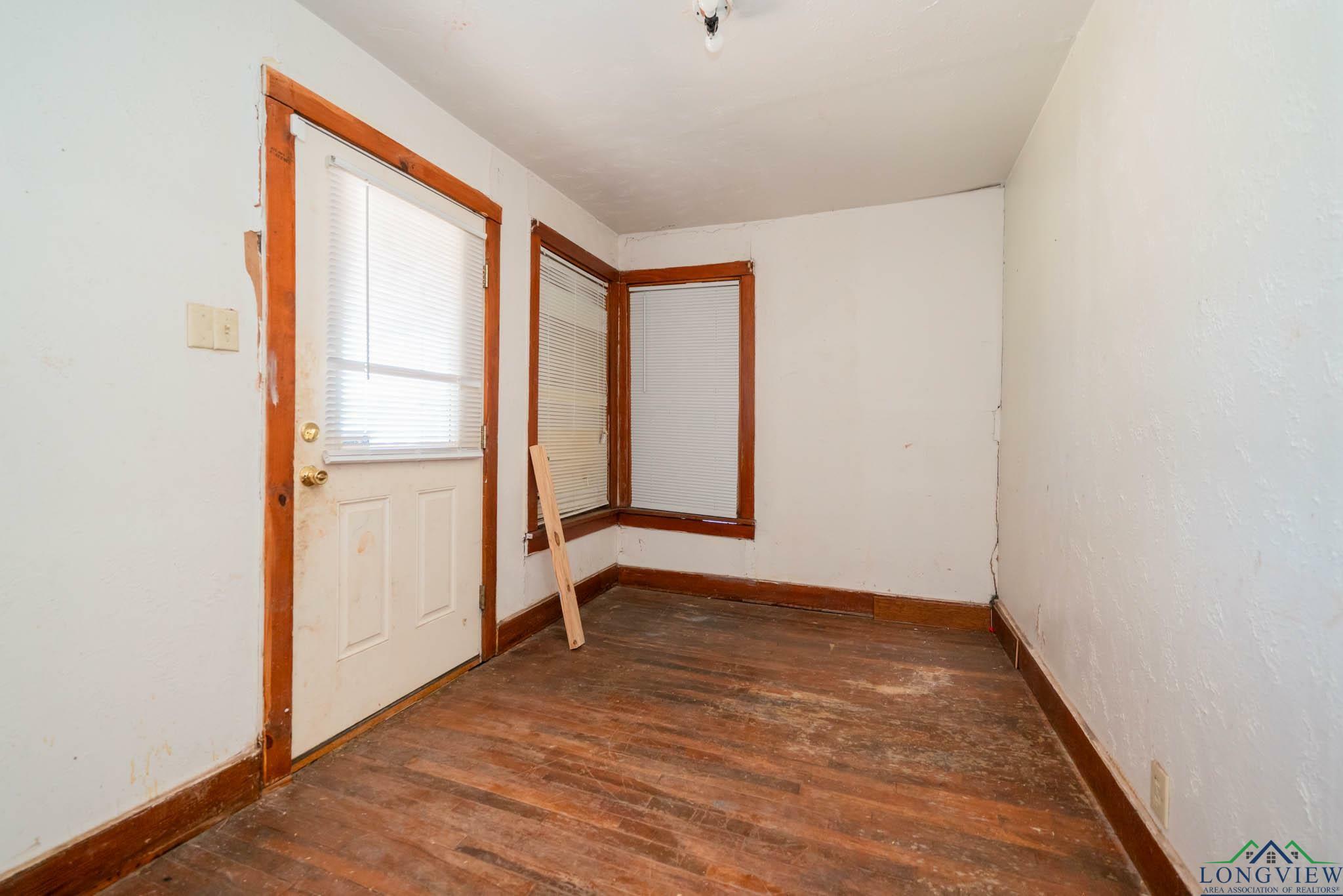 Property Photo:  1204 W Emory Street  TX 75670 