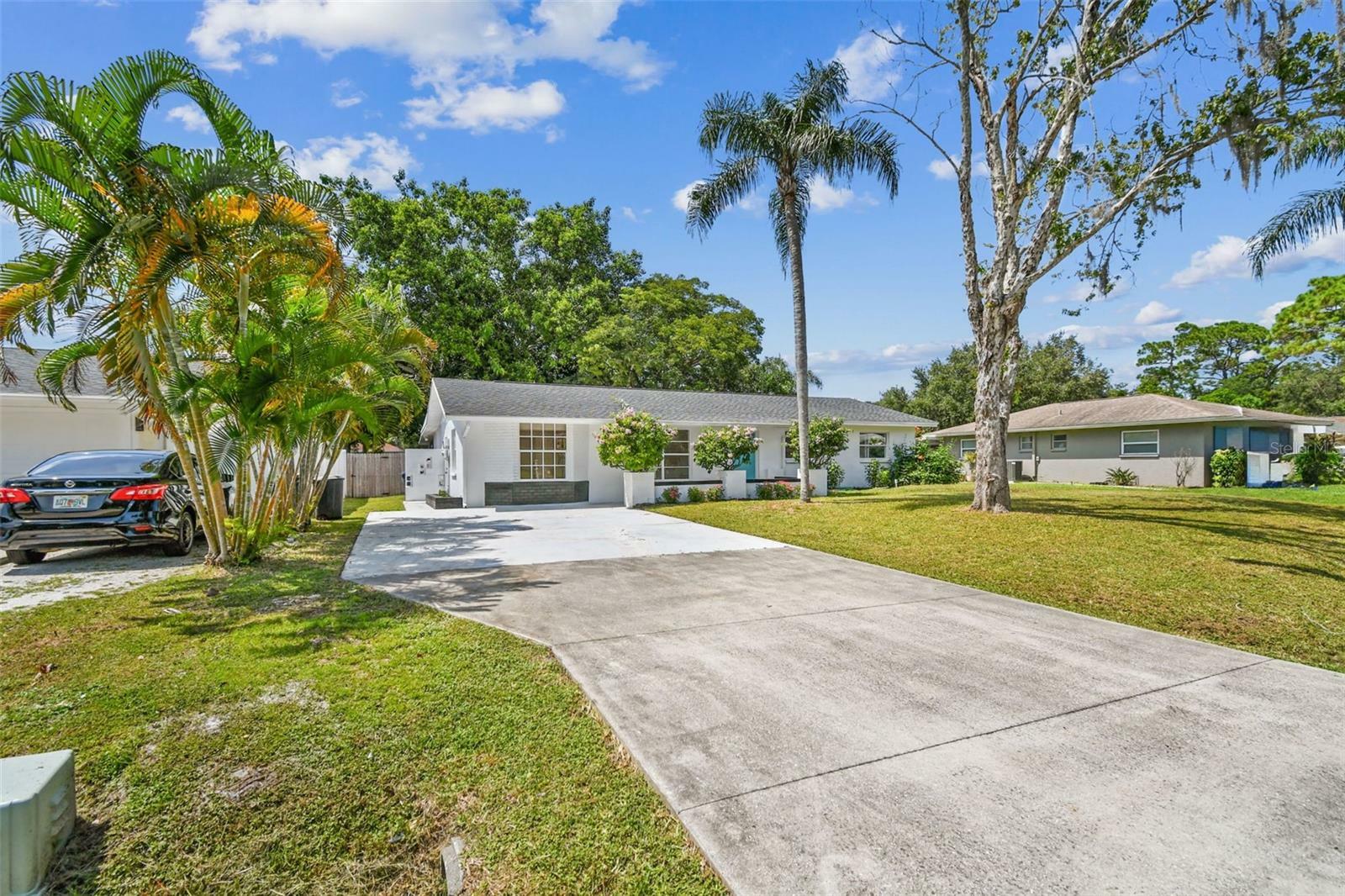 Property Photo:  1515 Russell Avenue  FL 34232 