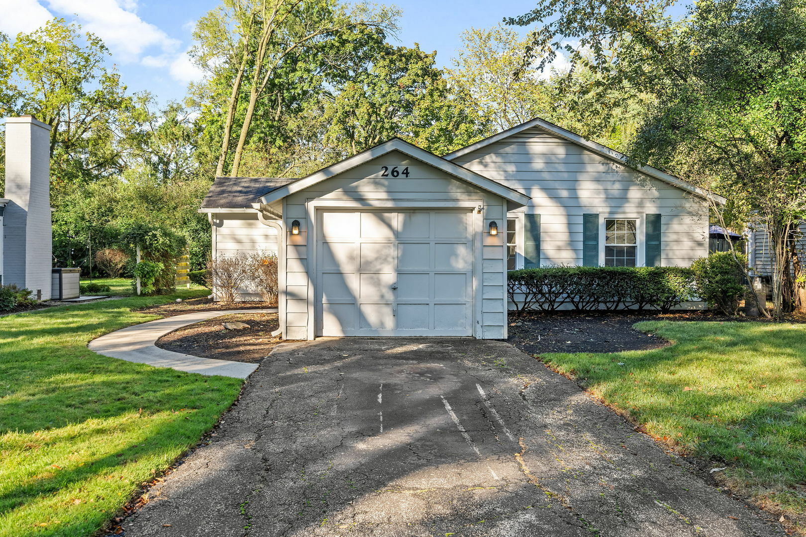 Property Photo:  264 Churchill Street  IL 60093 