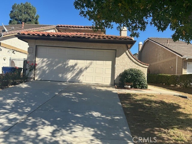 Property Photo:  832 Chelsea Court  CA 93065 