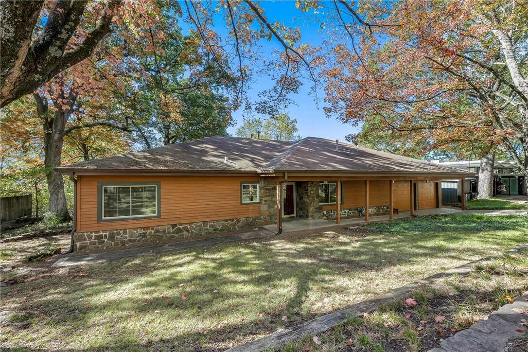 Property Photo:  203 N Oklahoma Way  AR 72701 