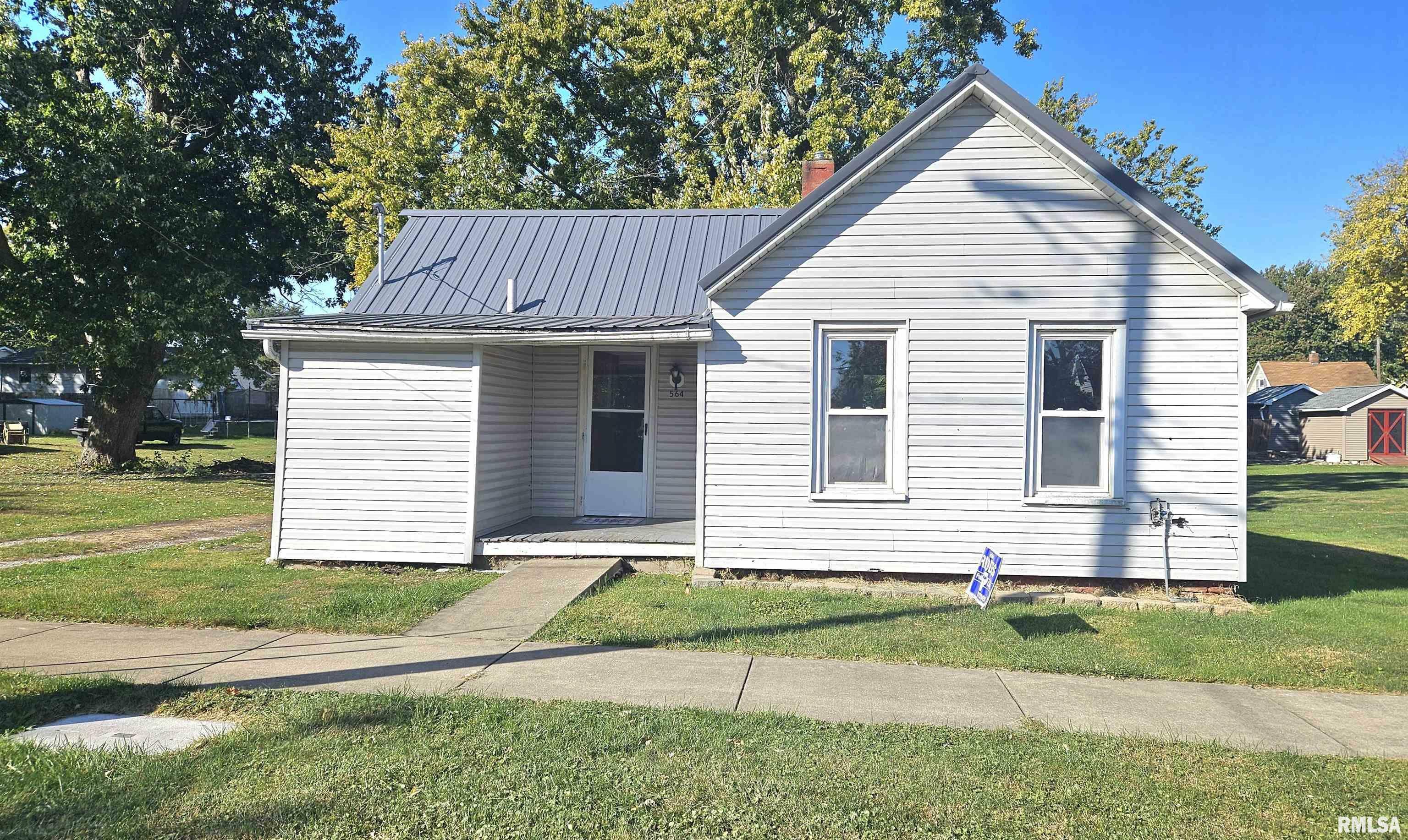 Property Photo:  564 N 7th Avenue  IL 61520 