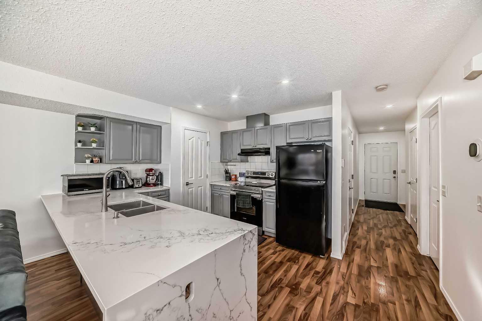 Photo de la propriété:  56 Saddletree Court NE  AB T3J 5L1 