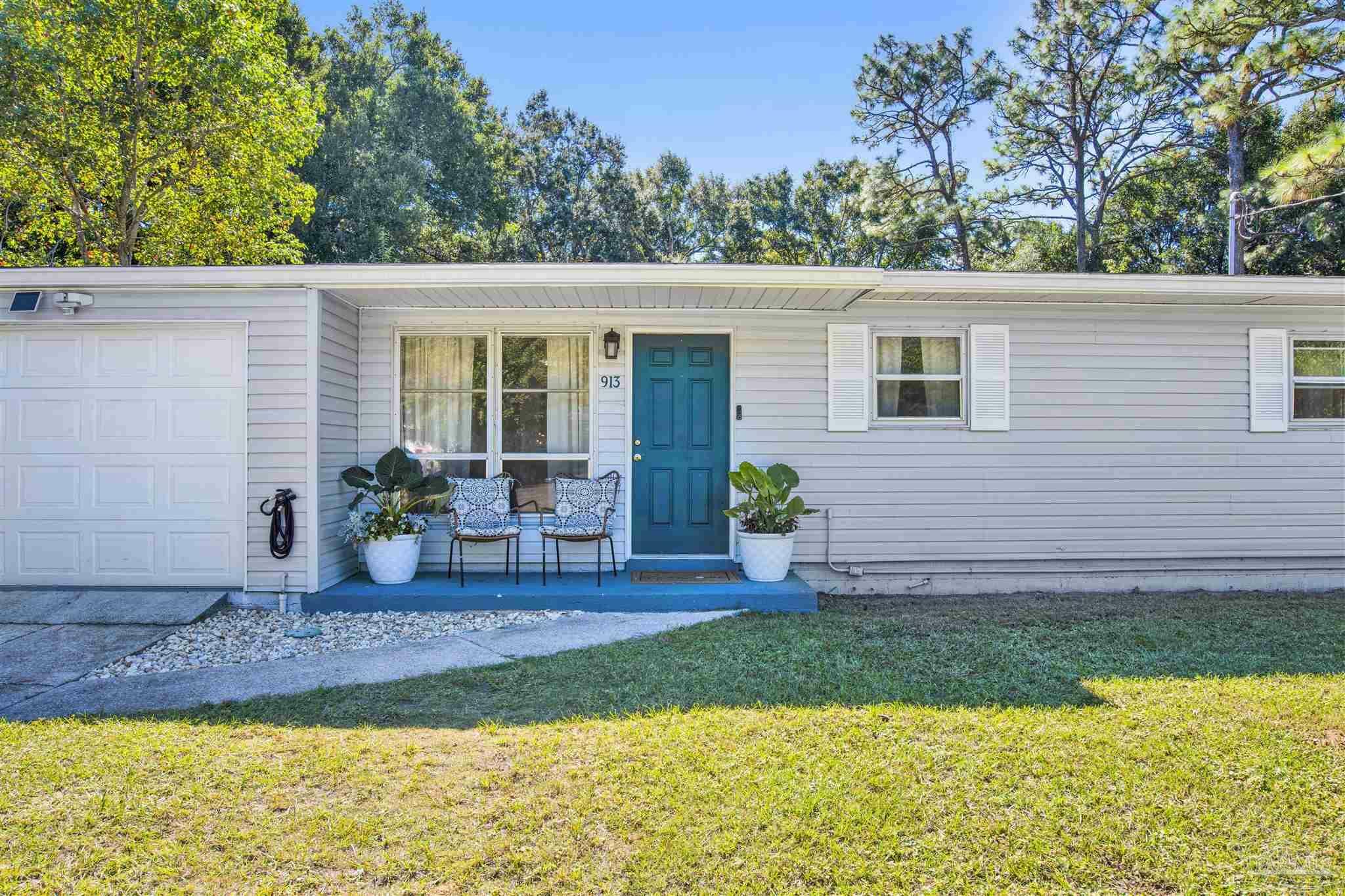 Property Photo:  913 Medford Ave  FL 32505 