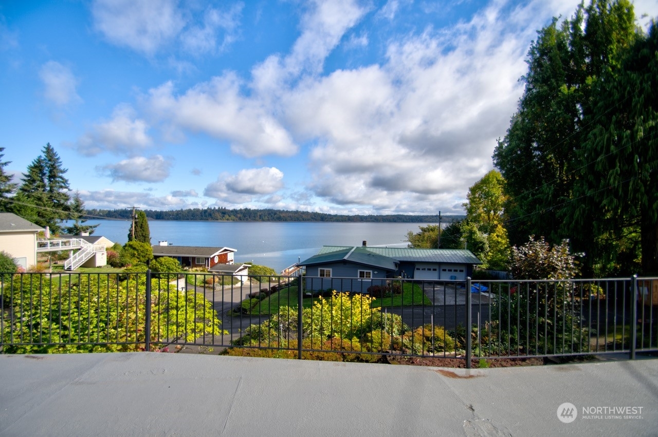 Property Photo:  2101 Beverly Beach Drive NW  WA 98502 